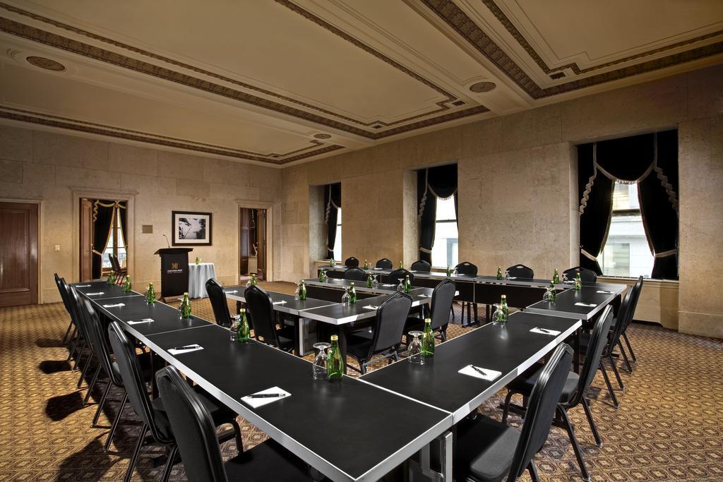 One King West Hotel And Residence Toronto Exterior foto